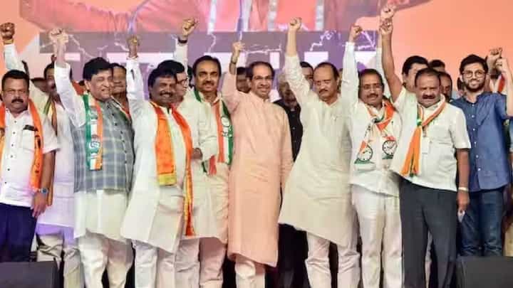 Special Report | 'मविआ'ची वज्रमूठ सभा यापुढे होणार नाही?; कुणी काय केला दावा, बघा... Special Report | 'मविआ'ची वज्रमूठ सभा यापुढे होणार नाही?; कुणी काय केला दावा, बघा...
