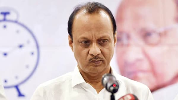 पुण्यात दाखल झालेल्या तक्रारीवर अजित पवार म्हणाले; ‘त्यांना’ स्टेनगन सहित संरक्षण द्या