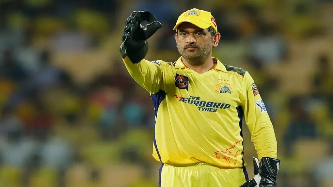 IPL 2023 : CSK टीममधील महाराष्ट्राच्या प्लेयरला MS Dhoni का संधी देत नाहीय?