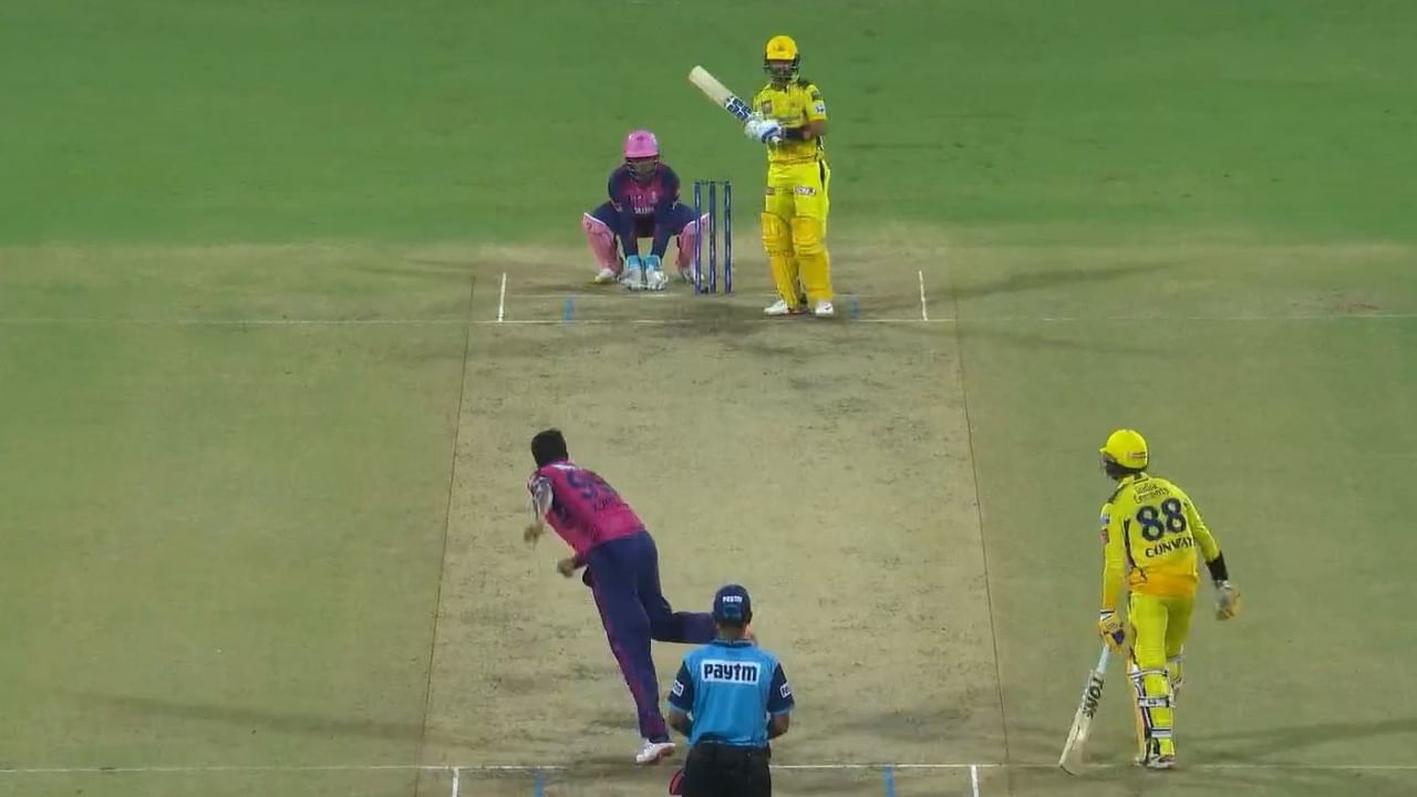 CSK vs RR IPL 2023 : अजिंक्य रहाणे आणि आर. अश्विनमध्ये ठसन, पाहा Video नेमकं काय झालं CSK vs RR IPL 2023 : अजिंक्य रहाणे आणि आर. अश्विनमध्ये ठसन, पाहा Video नेमकं काय झालं