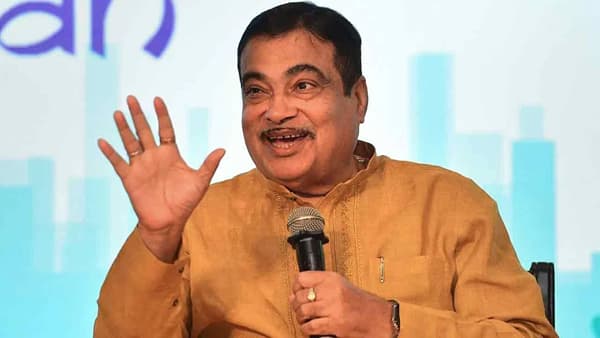 नितीन गडकरी यांचा कार्यकर्त्याला घंटा वाजवायचा सल्ला? का होतेय इतकी चर्चा? काय आहे किस्सा?