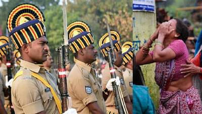 कुणाचे वडील गेले तर कुणाचा मुलगा, एकमेकांना धीर देत होते, पण तिने जे केलं ते पाहून...