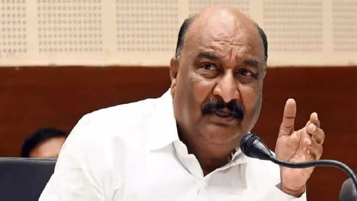 शिंदे रडणारे नाही तर लढणारे नेते; भुमरेंचा आदित्य ठाकरेंवर पलटवार शिंदे रडणारे नाही तर लढणारे नेते; भुमरेंचा आदित्य ठाकरेंवर पलटवार