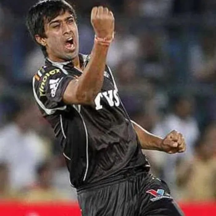 आयपीएल 2012 रॉयल चॅलेंजर्स बंगळुरुकडून खेळताना पुणे वॉरियर्सच्या राहुल शर्माने एका षटकात 31 धावा दिल्या होत्या. (Photo - IPL/BCCI/Twitter)