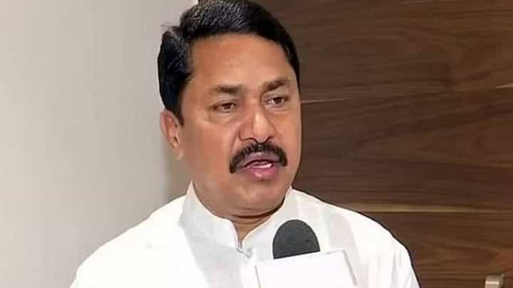 फोडाफोडीच राजकारण भाजपनं थांबवावं; फडणवीस यांच्यावर पटोलेंचा पलटवार फोडाफोडीच राजकारण भाजपनं थांबवावं; फडणवीस यांच्यावर पटोलेंचा पलटवार