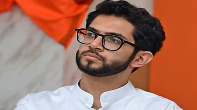 कारशेडची जागा बिल्डरांच्या घशात घालणार का?, आदित्य ठाकरे यांची स्फोटक पत्रकार परिषद