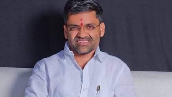 आमदार नीलेश लंके यांचा मोठा गौप्यस्फोट; म्हणाले, ते आले नि वैतागून गेले...