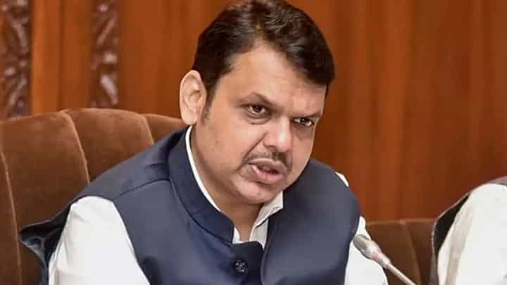 Devendra Fadnavis : प्रकरण 2014 सालचं, फडणवीस यांना कोर्टाची पायरी 2023 मध्ये चढावी लागणार Devendra Fadnavis : प्रकरण 2014 सालचं, फडणवीस यांना कोर्टाची पायरी 2023 मध्ये चढावी लागणार