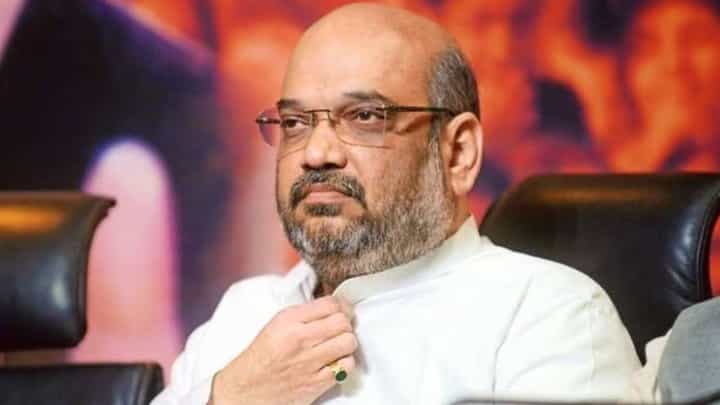भाजपने दाखवलेले 5 हजार कोटी पैसे वेगळेच, पण त्यापेक्षा 10 पटीने पैसे त्यांच्याकडे; भाजपवर ठाकरे गटाच्या नेत्याचा हल्ला भाजपने दाखवलेले 5 हजार कोटी पैसे वेगळेच, पण त्यापेक्षा 10 पटीने पैसे त्यांच्याकडे; भाजपवर ठाकरे गटाच्या नेत्याचा हल्ला