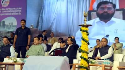 रेल्वेचा प्रवास होणार फाटकमुक्त, मुख्यमंत्री एकनाथ शिंदे यांची घोषणा, इतके उड्डाणपूल उभारणार
