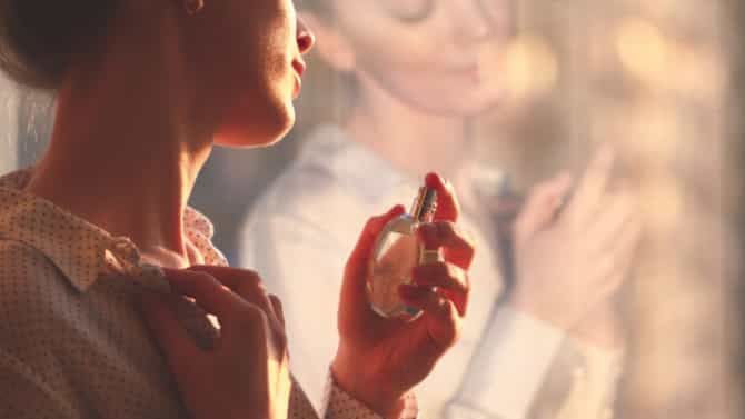 Lifestyle : भसssभस Perfume न मारता, या ४ टिप्स करा फॉलो, दिवसभर सुगंधासह वाटेल फ्रेश!