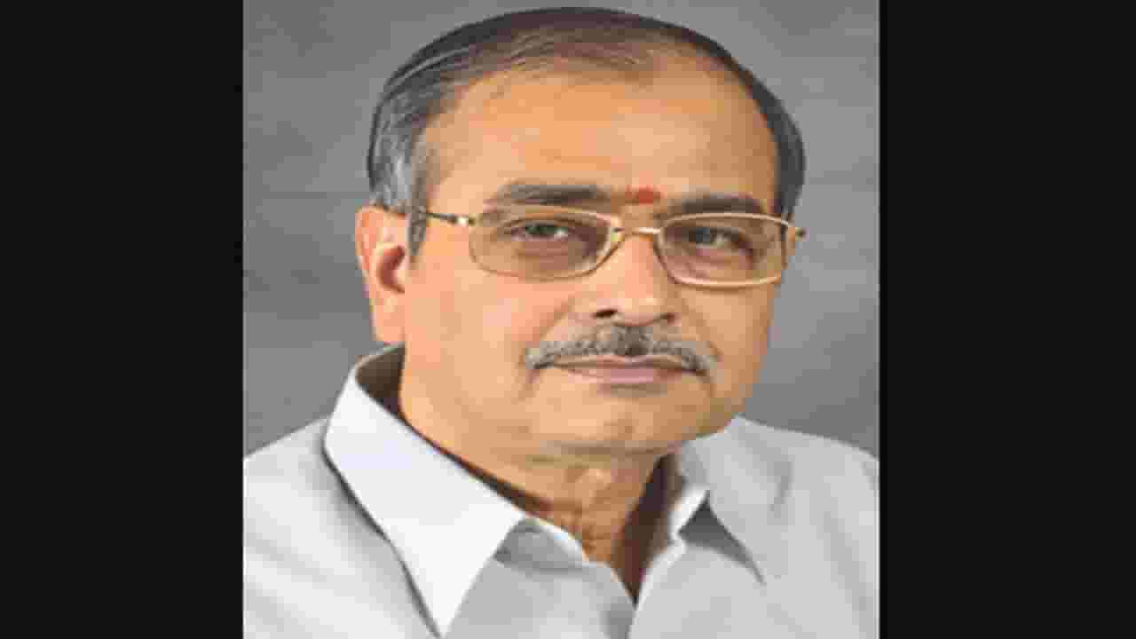 अप्पासाहेब धर्माधिकारी यांना अमित शाह यांच्या हस्ते आज 'महाराष्ट्र भूषण', जाणून घ्या त्यांच्या कार्याविषयी अप्पासाहेब धर्माधिकारी यांना अमित शाह यांच्या हस्ते आज 'महाराष्ट्र भूषण', जाणून घ्या त्यांच्या कार्याविषयी