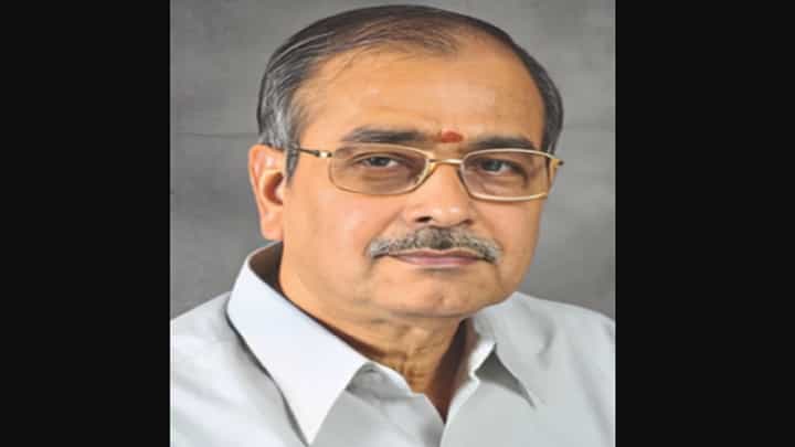 अप्पासाहेब धर्माधिकारी यांना अमित शाह यांच्या हस्ते आज 'महाराष्ट्र भूषण', जाणून घ्या त्यांच्या कार्याविषयी अप्पासाहेब धर्माधिकारी यांना अमित शाह यांच्या हस्ते आज 'महाराष्ट्र भूषण', जाणून घ्या त्यांच्या कार्याविषयी