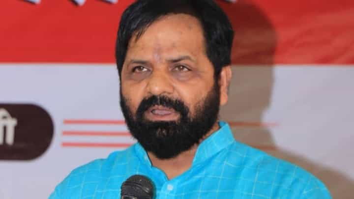महाराष्ट्र भूषण पुरस्कार सोहळ्यावर शिंदे गटाचे भरत गोगावले यांचा दावा म्हणाले, श्री सदस्य पैसे... महाराष्ट्र भूषण पुरस्कार सोहळ्यावर शिंदे गटाचे भरत गोगावले यांचा दावा म्हणाले, श्री सदस्य पैसे...