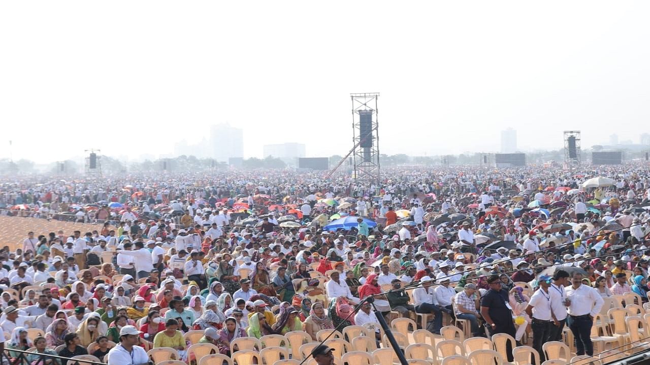 मुख्यमंत्री एकनाथ शिंदे यांनी स्वत: दोन वेळेस सोहळ्याच्या ठिकाणी भेट देऊन तयारीचा आढावा घेतला होता. 