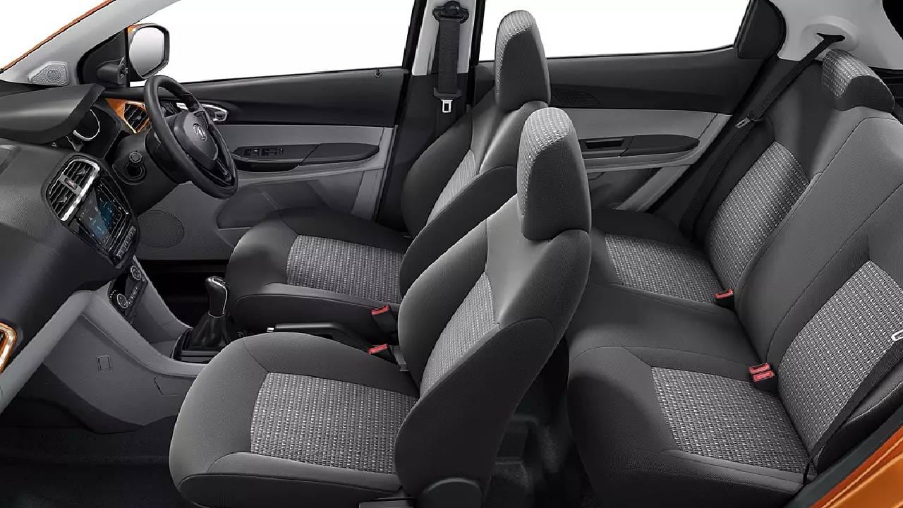 1 मेपासून कार खरेदी महागणार! या कंपनीने केली दरवाढ 1 मेपासून कार खरेदी महागणार! या कंपनीने केली दरवाढ