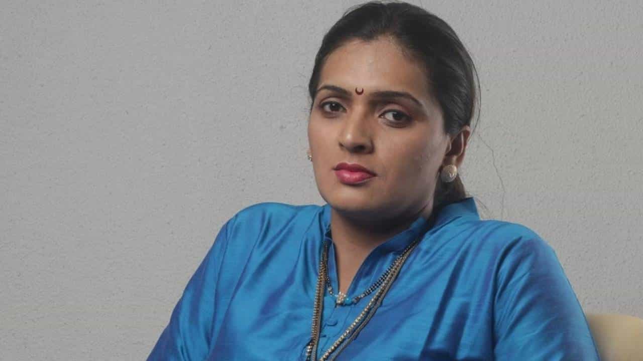 रोगराई आल्यावर तर लोकांना हे सरकार वाऱ्यावर सोडलं; राष्ट्रवादी काँग्रेसच्या नेत्याची सडकून टीका रोगराई आल्यावर तर लोकांना हे सरकार वाऱ्यावर सोडलं; राष्ट्रवादी काँग्रेसच्या नेत्याची सडकून टीका