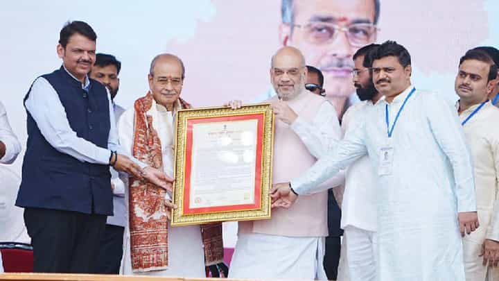 मुख्यमंत्री, उपमुख्यमंत्री यांच्यासह धर्माधिकारी यांच्यावर सदोष मनुष्यवधाचा गुन्हा दाखल करा; 'या' संघटनेची मागणी मुख्यमंत्री, उपमुख्यमंत्री यांच्यासह धर्माधिकारी यांच्यावर सदोष मनुष्यवधाचा गुन्हा दाखल करा; 'या' संघटनेची मागणी