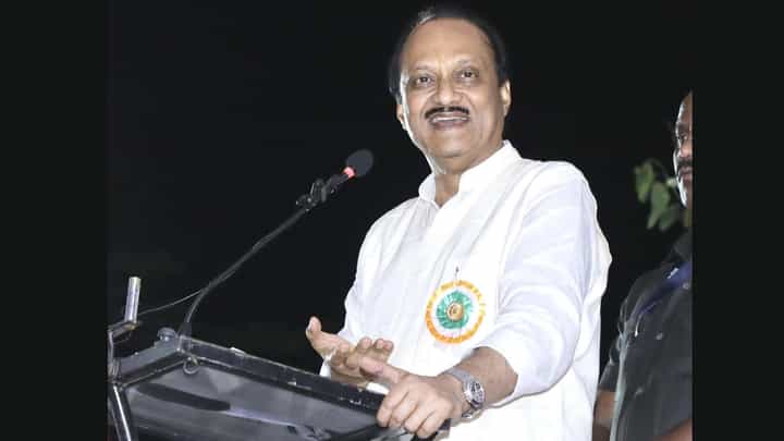 अजितदादा भाजपसोबत येतील, अशी स्वप्न चुकूनही पाहू नका कारण...; 'या' नेत्याचा भाजपला इशारा अजितदादा भाजपसोबत येतील, अशी स्वप्न चुकूनही पाहू नका कारण...; 'या' नेत्याचा भाजपला इशारा