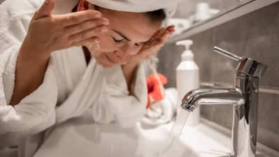 Face Wash Tips : उन्हाळ्यात चेहरा धुताना या चुका करणे टाळा, अन्यथा...