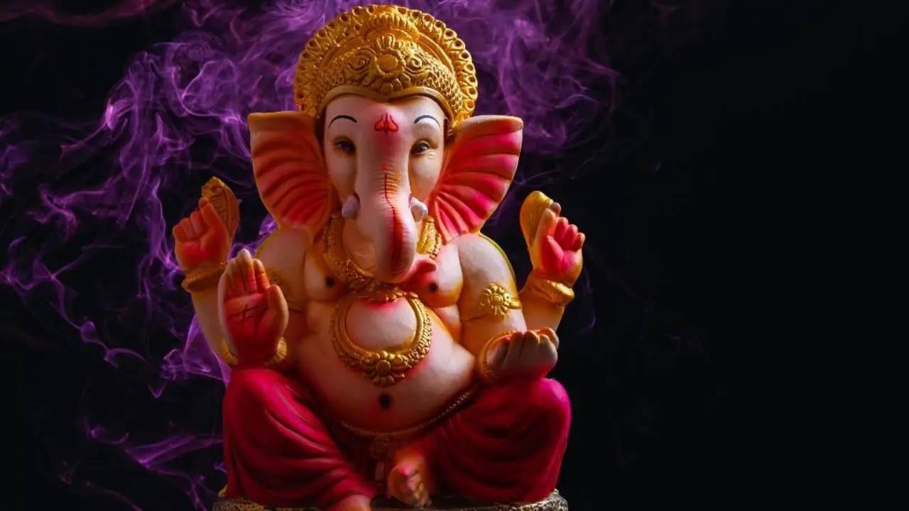 Vinayak Chaturthi : या तारखेला आहे विनायक चतुर्थी, या दिवशी चुकूनही करू नका ही कामे अन्यथा नाराज होतील गणपती बाप्पा Vinayak Chaturthi : या तारखेला आहे विनायक चतुर्थी, या दिवशी चुकूनही करू नका ही कामे अन्यथा नाराज होतील गणपती बाप्पा