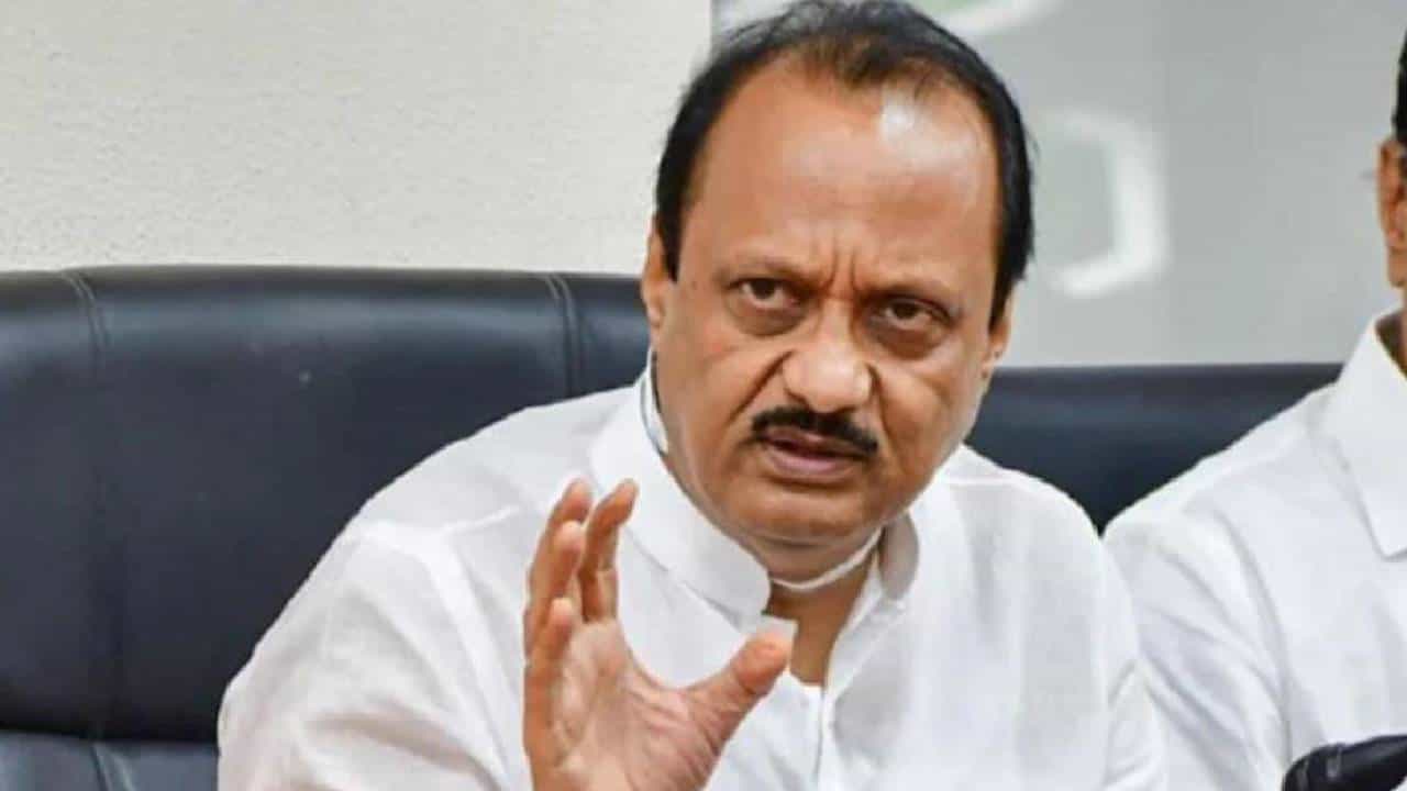 खारघर दुर्घटनेत लोकांना गमावलंय, त्याची पुनरावृत्ती होऊ देऊ नका; अजित पवार यांचं सरकारला आवाहन खारघर दुर्घटनेत लोकांना गमावलंय, त्याची पुनरावृत्ती होऊ देऊ नका; अजित पवार यांचं सरकारला आवाहन