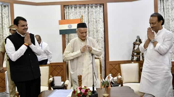 जनतेचे लक्ष दुसरीकडे वेळविणयासाठी हे नाटक सुरू; राज्याच्या राजकारणावर माजी खासदाराची टीका जनतेचे लक्ष दुसरीकडे वेळविणयासाठी हे नाटक सुरू; राज्याच्या राजकारणावर माजी खासदाराची टीका