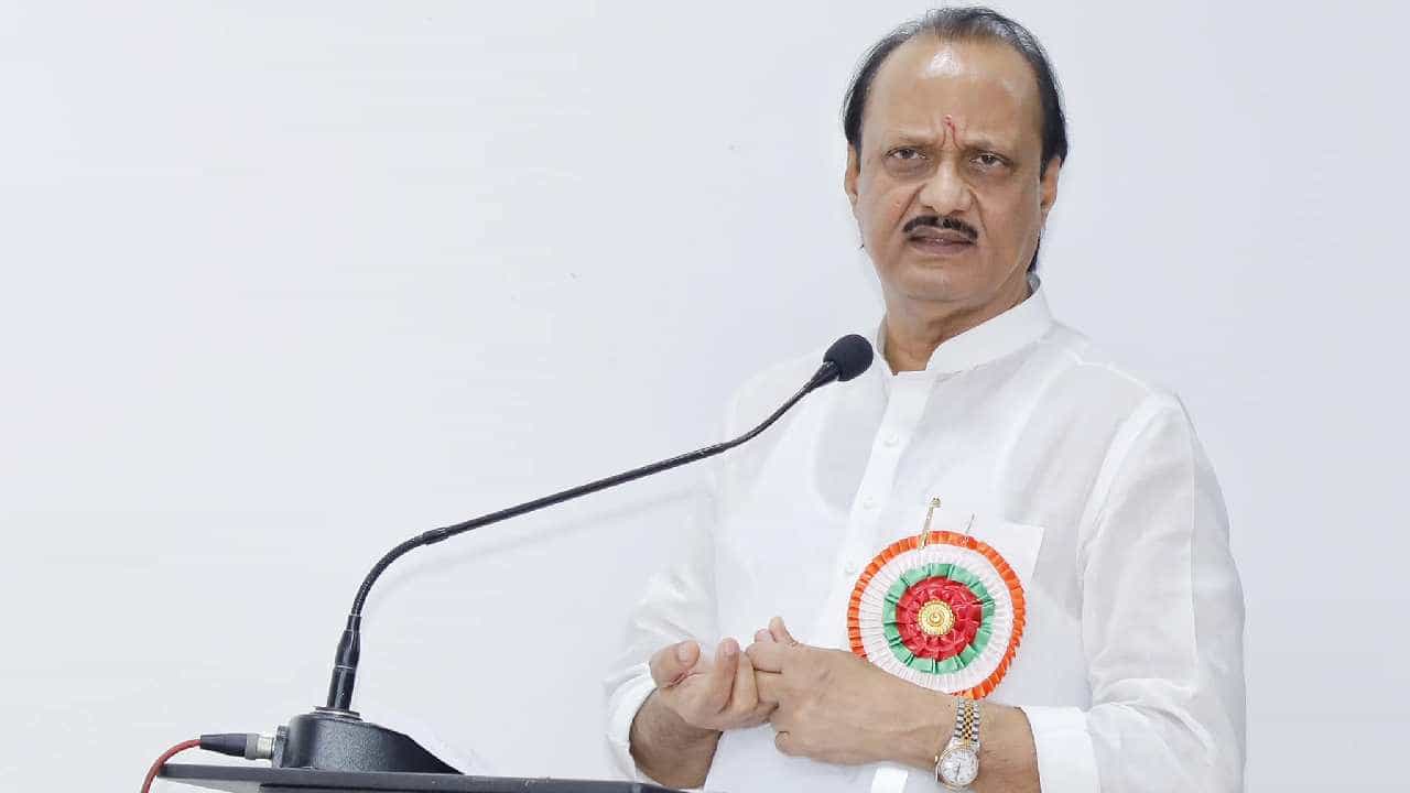 बंडाच्या चर्चांनंतर राष्ट्रवादीचे हे वरिष्ठ नेते अजित पवारांच्या भेटीला; काय कारण? बंडाच्या चर्चांनंतर राष्ट्रवादीचे हे वरिष्ठ नेते अजित पवारांच्या भेटीला; काय कारण?