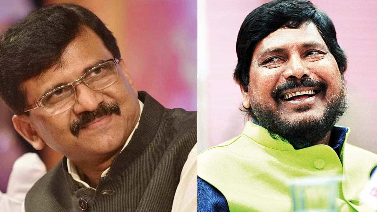 राऊत म्हणाले, आठवलेजी सत्ता आली की तुम्ही आमच्याकडे येणार; आठवले म्हणाले, त्यापेक्षा तुम्हीच इकडे या राऊत म्हणाले, आठवलेजी सत्ता आली की तुम्ही आमच्याकडे येणार; आठवले म्हणाले, त्यापेक्षा तुम्हीच इकडे या