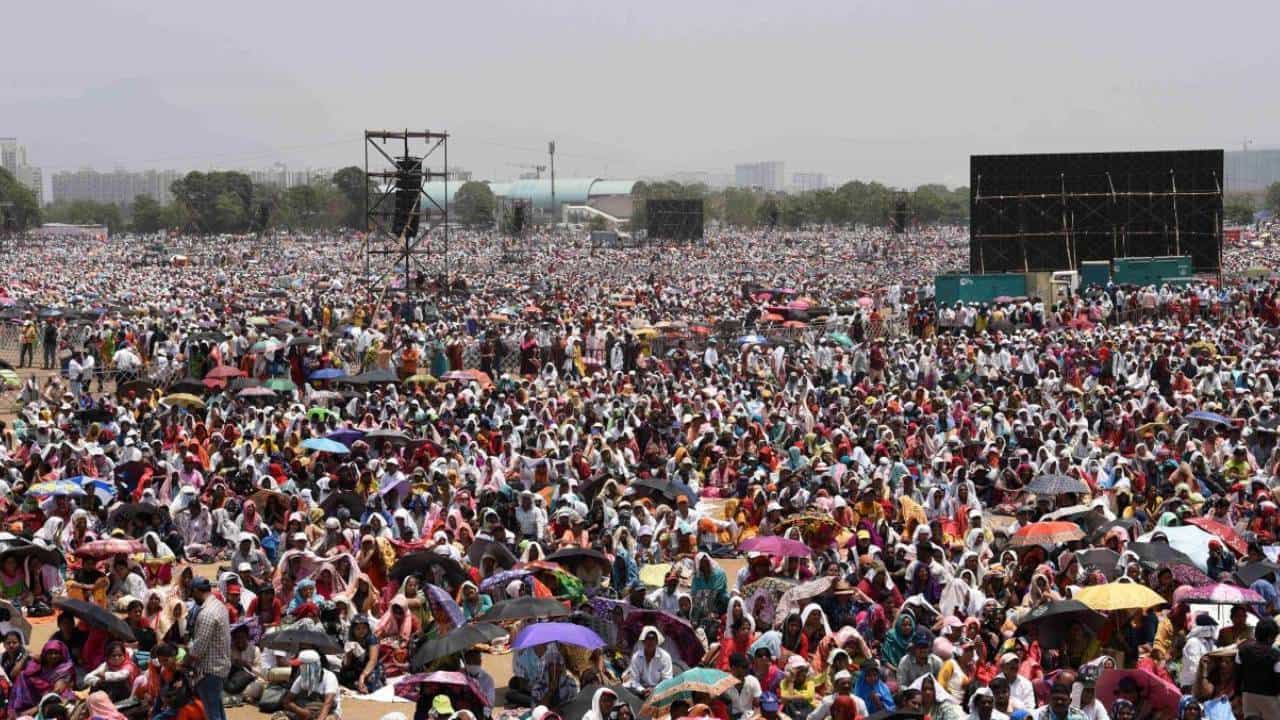 मुख्यमंत्री, उपमुख्यमंत्र्याच्या राजीनाम्यासह सरकार बरखास्त करण्याची काँग्रेस नेत्याने का केली मागणी?