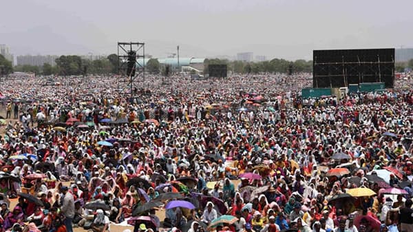 मुख्यमंत्री, उपमुख्यमंत्र्याच्या राजीनाम्यासह सरकार बरखास्त करण्याची काँग्रेस नेत्याने का केली मागणी?
