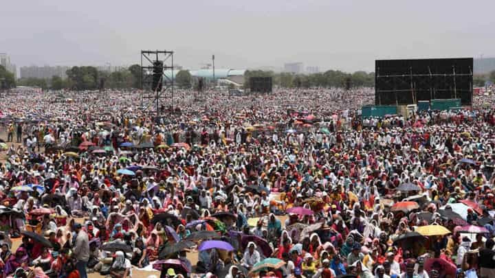 मुख्यमंत्री, उपमुख्यमंत्र्याच्या राजीनाम्यासह सरकार बरखास्त करण्याची काँग्रेस नेत्याने का केली मागणी? मुख्यमंत्री, उपमुख्यमंत्र्याच्या राजीनाम्यासह सरकार बरखास्त करण्याची काँग्रेस नेत्याने का केली मागणी?