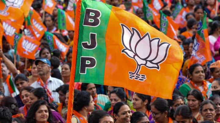 कर्नाटक निवडणूक : स्टार प्रचारकांची भाजपची यादी प्रसिद्ध, महाराष्ट्रातून कोण? कर्नाटक निवडणूक : स्टार प्रचारकांची भाजपची यादी प्रसिद्ध, महाराष्ट्रातून कोण?