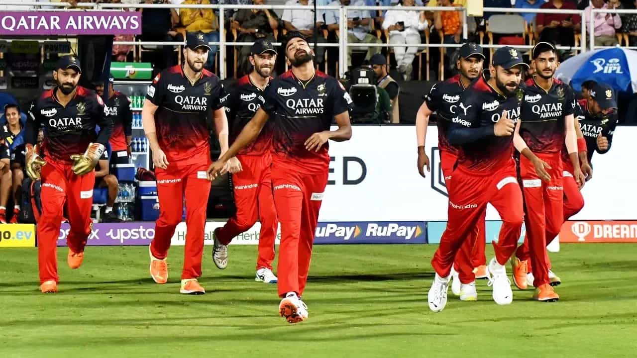 आयपीएल 2023 स्पर्धेत प्रत्येक संघ एकूण 14 सामने खेळणार आहे. त्यापैकी प्रत्येक संघाने 5 सामने खेळले आहेत. राजस्थान रॉयल्स चार विजयांसह या गुणतालिकेत अव्वल स्थानी आहे. तर आरसीबीचा संघ गुणतालिकेत आठव्या स्थानावर आहे.