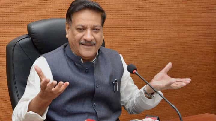 शरद पवार आणि गौतम अदानी यांच्यात भेट; पृथ्वीराज चव्हाण म्हणतात... शरद पवार आणि गौतम अदानी यांच्यात भेट; पृथ्वीराज चव्हाण म्हणतात...