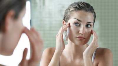 टोनर म्हणजे काय? चेहऱ्याला का लावतात? घरी कसं बनवतात?