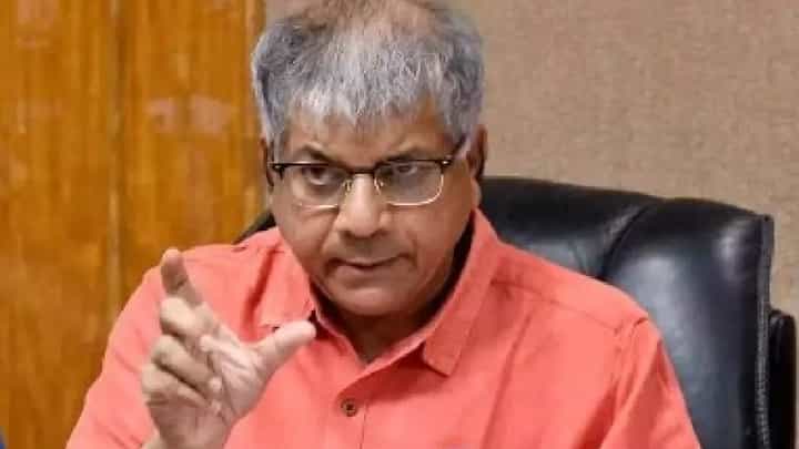'... तर १२ आमदार, २ खासदार निवडून येतील', प्रकाश आंबेडकर यांचा नेमका मोठा दावा काय? '... तर १२ आमदार, २ खासदार निवडून येतील', प्रकाश आंबेडकर यांचा नेमका मोठा दावा काय?