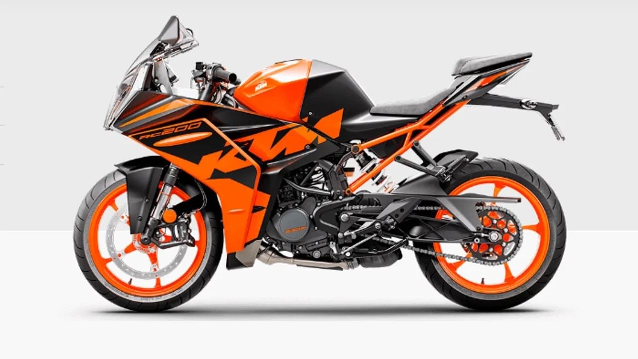 केटीएमच्या नव्या बाइकमध्ये 199 सीसी सिंगल सिलेंडर लिक्विड कूल इंजिन पॉवर मिळेल. ही बाइक 6 स्पीड गियरबॉक्ससह येते. यात एलईडी लाईट दिल्या आहेत. इतकंच काय तर हेडलाईट, टेललाईट आणि टर्न इंडिकेटर एलईडी लाईटसह येतील. (Photo: KTM)