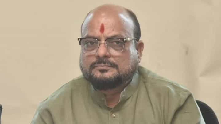 'अन्यथा सभेत घुसू'ला या टीकेवर शिवसेना नेत्याचा पलटवार, म्हणाल्या...नक्कीच यावं 'अन्यथा सभेत घुसू'ला या टीकेवर शिवसेना नेत्याचा पलटवार, म्हणाल्या...नक्कीच यावं