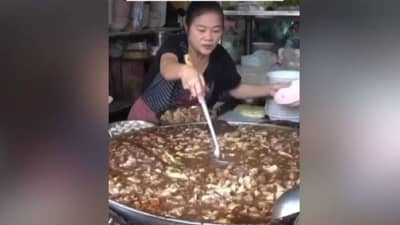 50 वर्षांपूर्वीचं सूप प्यायचंय का ? मग या रेस्टॉरंटमध्ये नक्की जा... व्हिडीओ होतोय व्हायरल