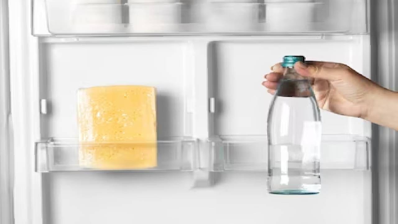 बचके रेहना रे बाबा...! काचेची बाटली फ्रीजमध्ये ठेवायची नसते... कारण माहीत आहे का ? बचके रेहना रे बाबा...! काचेची बाटली फ्रीजमध्ये ठेवायची नसते... कारण माहीत आहे का ?