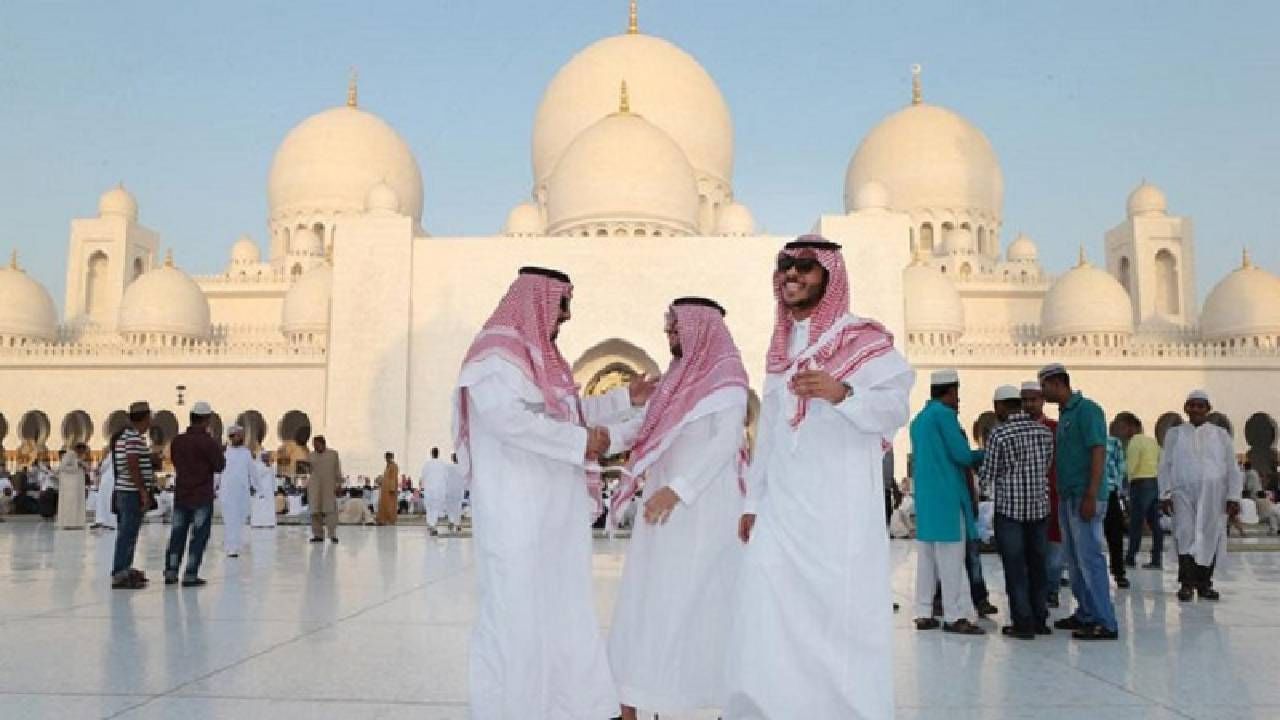 Eid Ul Fitr 2023 Date : सौदी अरेबीयात आज साजरी होणार ईद, भारताबद्दल आली मोठी अपडेट