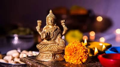 Akshay Tritiya 2023 : अक्षय तृतीयेला या वस्तूंचे दान केल्याने प्रसन्न होते माता लक्ष्मी, कधीच भासत नाही पैशांची चणचण