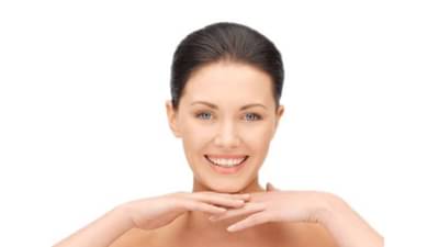 चेहऱ्यावर म्हातारपण दिसू नये म्हणून घरीच बनवा अँटी-एजिंग मास्क!