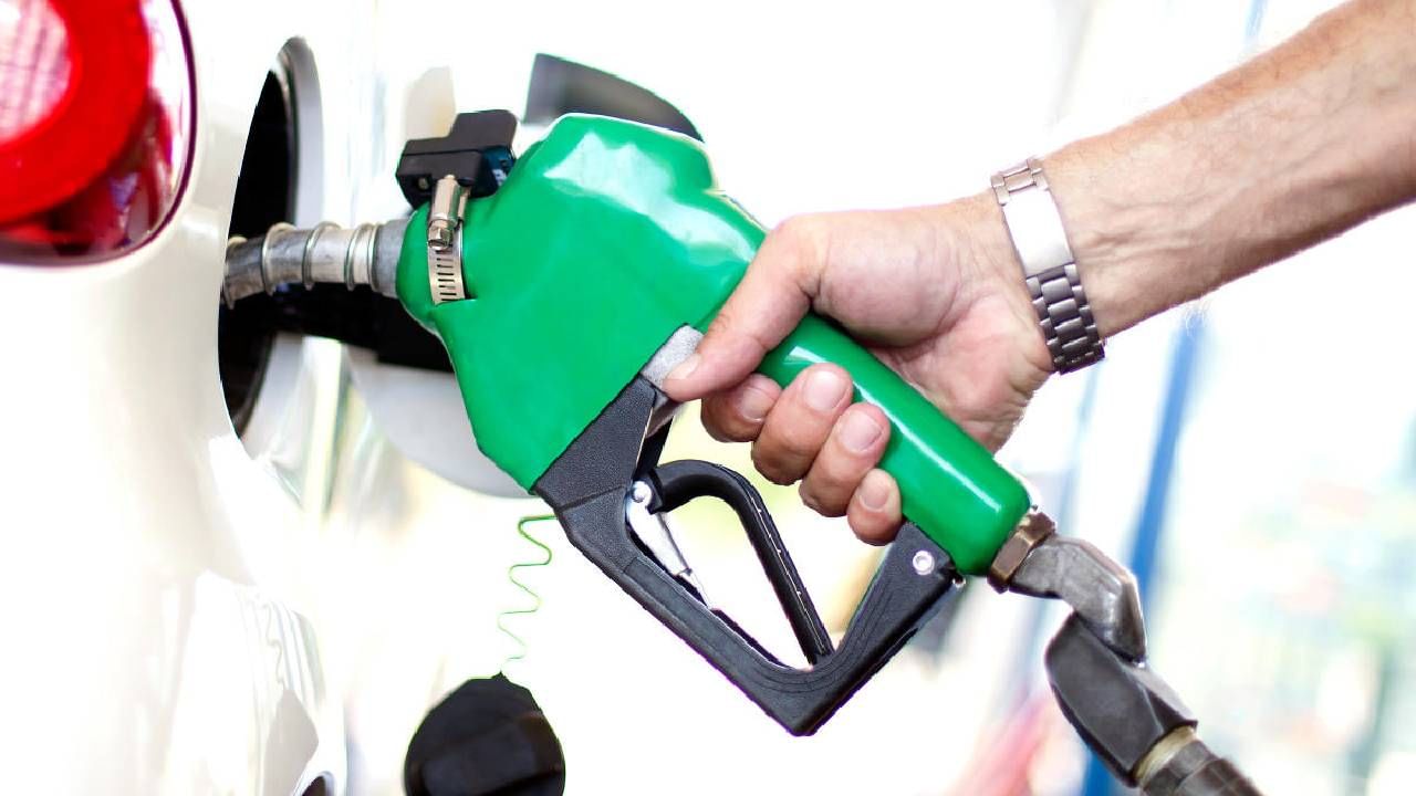 Petrol Diesel Price Today : राज्यात पुण्यात आज सर्वात स्वस्त इंधन, तुमच्या शहरातील पेट्रोल-डिझेलचा भाव काय