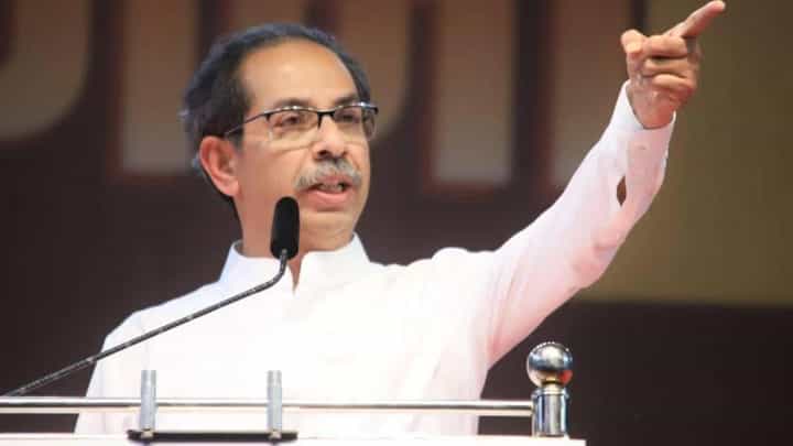 ठाकरी तोफ कोणावर धडाडणार? आज पाचोऱ्यात सभा, पहा जय्यत तयारी ठाकरी तोफ कोणावर धडाडणार? आज पाचोऱ्यात सभा, पहा जय्यत तयारी