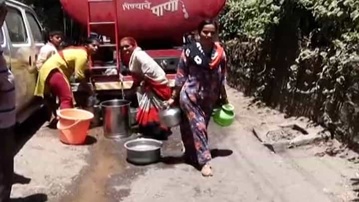 महानगरपालिकेच्या ढीसाळ कारभाराचा फटका; ऐन उन्हाळ्यात कोल्हापूरकरांच्या घशाला कोरड महानगरपालिकेच्या ढीसाळ कारभाराचा फटका; ऐन उन्हाळ्यात कोल्हापूरकरांच्या घशाला कोरड