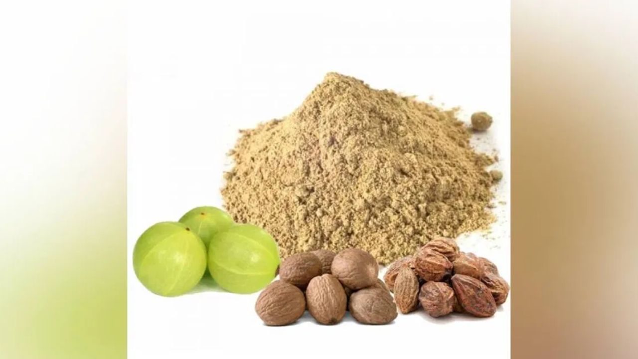 Health News आयुर्वेदिक उपचारात त्रिफळा रामबाण, पण या लोकांसाठी घातक