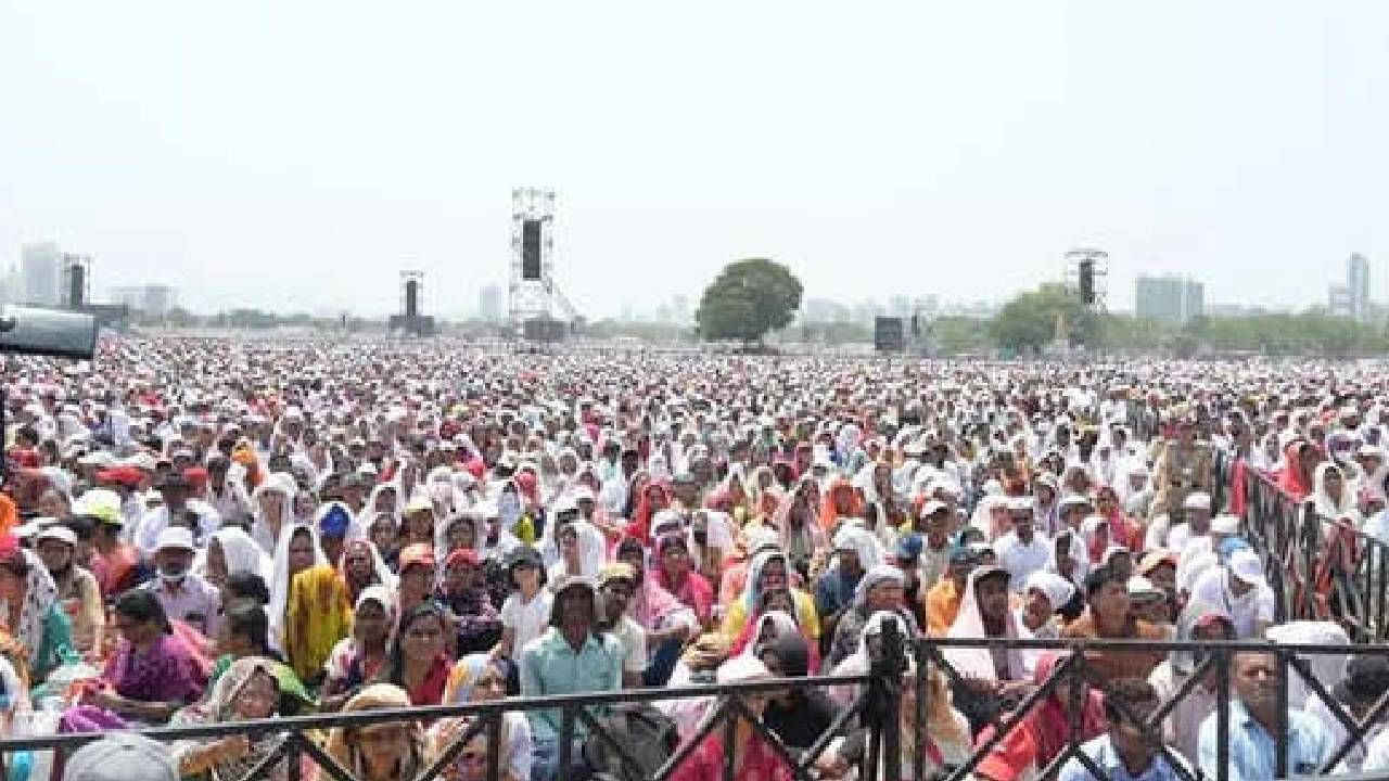 खारघर घटनेला शिंदे-फडणवीस सरकारच जबाबदार; काँग्रेस नेत्याने पुन्हा भाजपवर तोफ डागली खारघर घटनेला शिंदे-फडणवीस सरकारच जबाबदार; काँग्रेस नेत्याने पुन्हा भाजपवर तोफ डागली