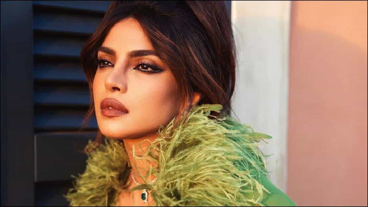 अभिनेत्री प्रियांका चोप्रा ही गेल्या काही दिवसांपासून सतत चर्चेत आहे. काही दिवसांपूर्वीच प्रियांका चोप्रा ही मुलगी मालती आणि पती निक जोनस याच्यासोबत भारतामध्ये दाखल झाली होती.